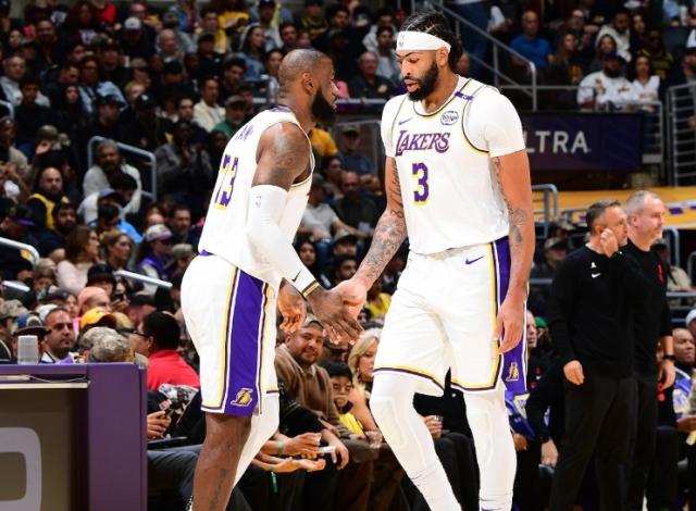 开云体育官网登录入口-刚回正轨又遭晴天霹雳 浓眉再伤 湖人被命运捉弄