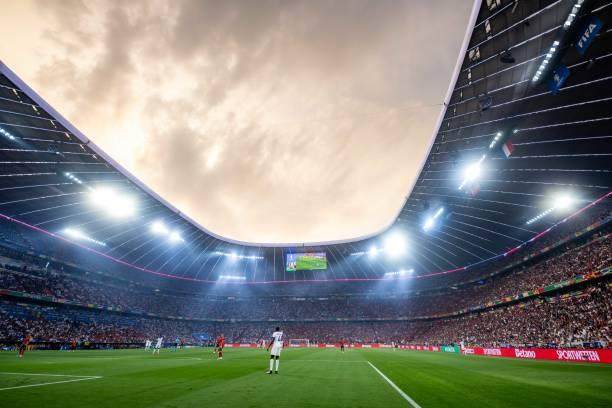 1720563061321075008.jpg 2161390983-612x612.jpg