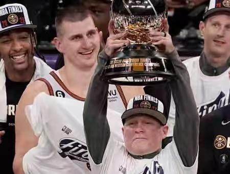 开云体育官方app-打服詹姆斯!掘金无懈可击进决赛 总冠军在招手?