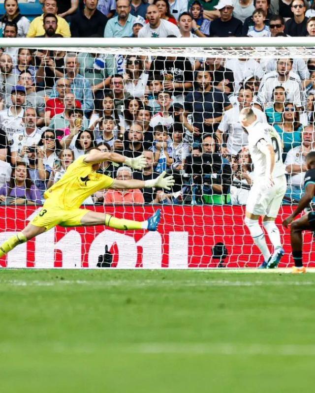 开云体育官方app-【西甲】罗德里戈世界波本泽马戴帽，皇马主场取3分