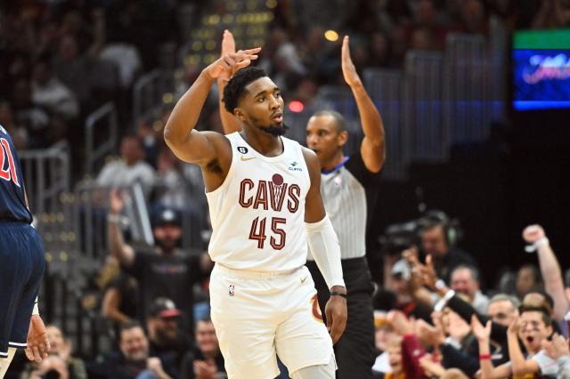 开云体育官网登录入口-米切尔享受骑士生活:夺4连胜 打球更轻松