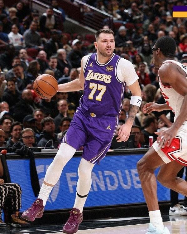 开云体育官网登录入口-进攻大核，东契奇25中15爆砍46分7板11助，三分14中8罚球12中8