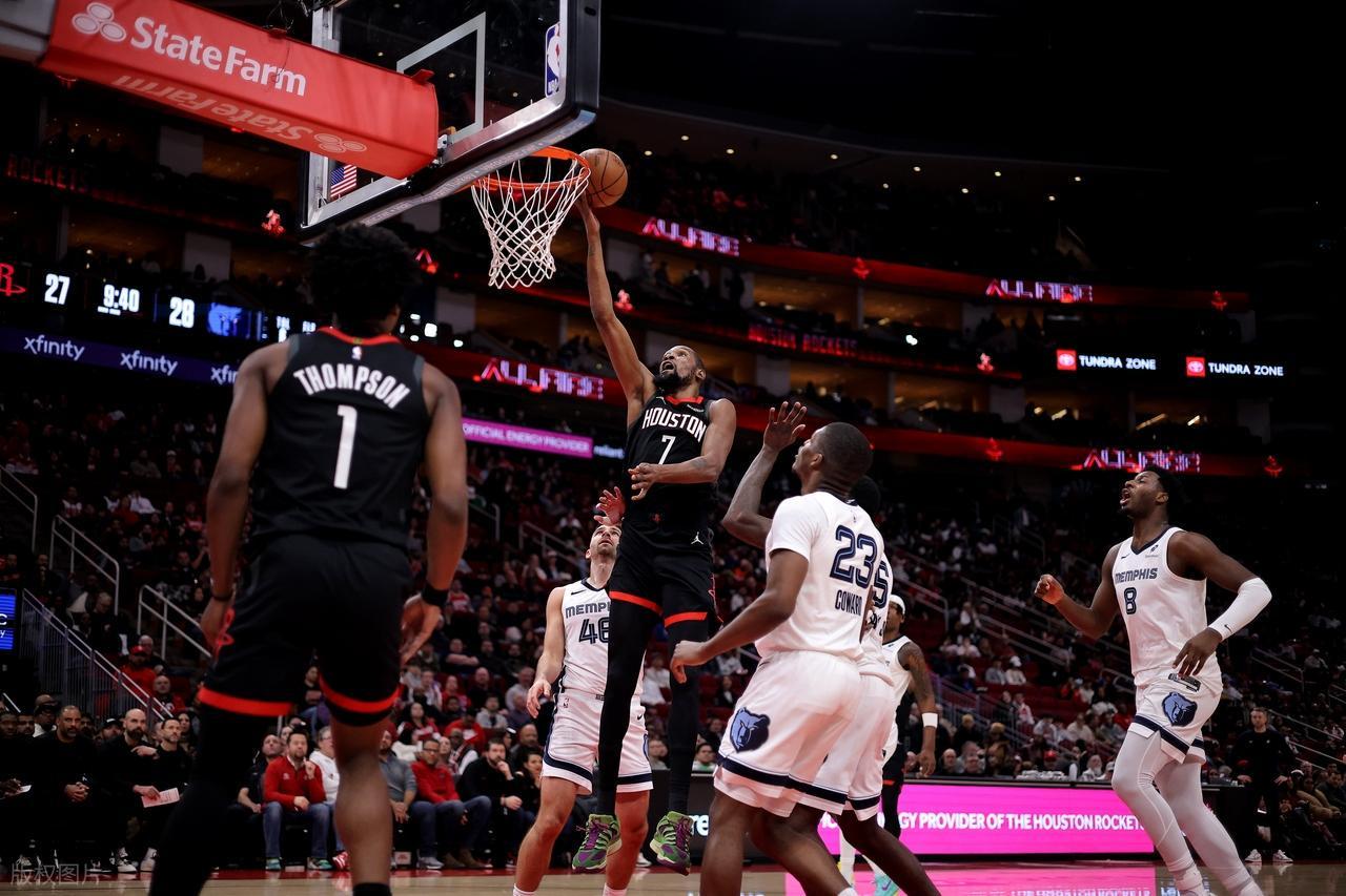 开云app下载入口官网-米切尔45+4+4无缘今日最佳球员！因为东契奇狂砍46+7+11创3项纪录